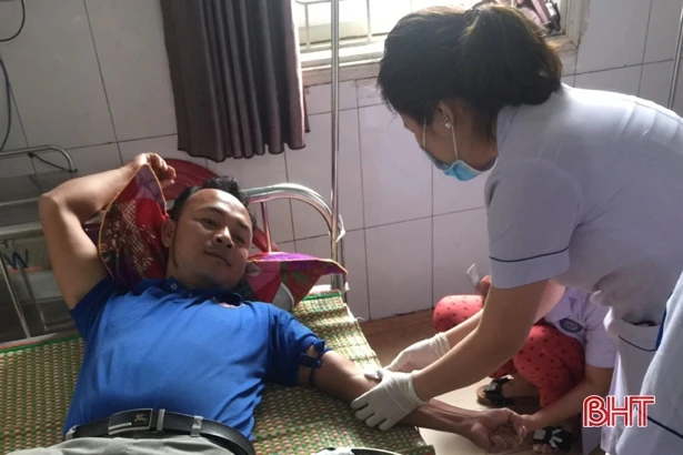 Báo động đỏ nội - ngoại viện, cứu mẹ con sản phụ ở Cẩm Xuyên qua cơn nguy kịch