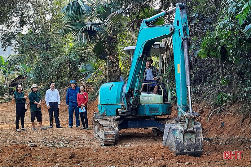 Hương Sơn ra quân cao điểm xây dựng nông thôn mới