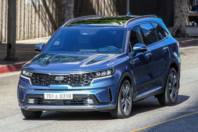 Lộ diện nội thất và động cơ Kia Sorento 2021