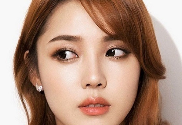 Các dáng lông mày giúp nàng luôn xinh tươi khi đeo khẩu trang giữa mùa dịch Corona