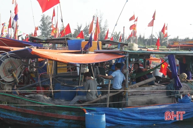 Không khí lạnh mạnh nhất từ đầu năm, hơn 250 tàu thuyền vào cảng Cửa Sót tránh trú