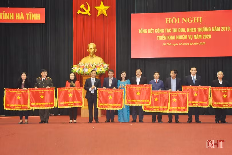 Phong trào thi đua ở Hà Tĩnh cần gắn với tái cơ cấu kinh tế, chuyển đổi mô hình tăng trưởng