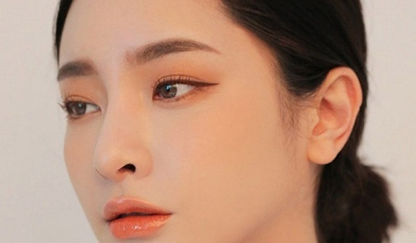 Các dáng lông mày giúp nàng luôn xinh tươi khi đeo khẩu trang giữa mùa dịch Corona