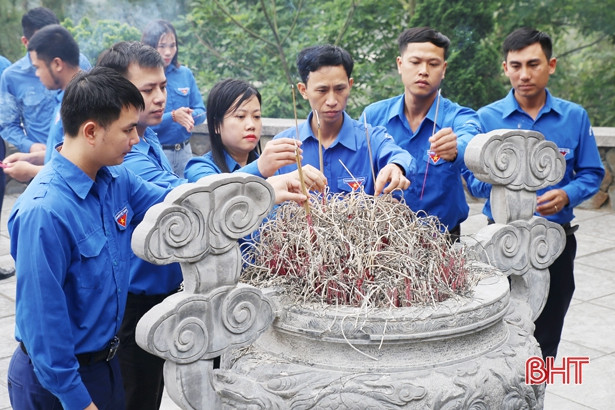 Tuổi trẻ Tỉnh đoàn với nhiều hoạt động ý nghĩa mừng 90 năm thành lập Đảng bộ Hà Tĩnh