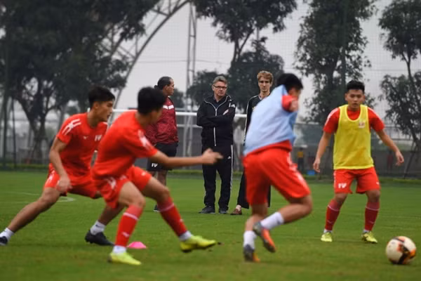 Báo Thái nói gì về tham vọng đưa đội tuyển Việt Nam dự World Cup của tỷ phú Phạm Nhật Vượng?