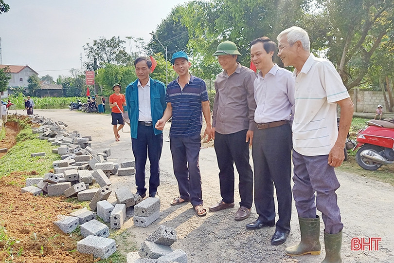 Hương Sơn ra quân cao điểm xây dựng nông thôn mới