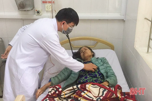 Chiến sỹ cảnh sát cơ động hiến máu sống cứu người