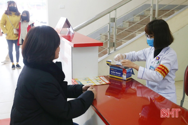 Bệnh viện Đa khoa Hà Tĩnh diễn tập phòng chống dịch viêm phổi cấp 