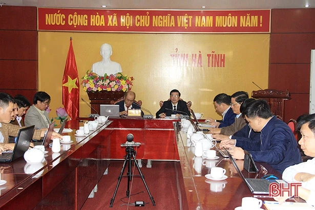 Thủ tướng Chính phủ Nguyễn Xuân Phúc: Cần tiếp tục nỗ lực để xây dựng chính phủ điện tử