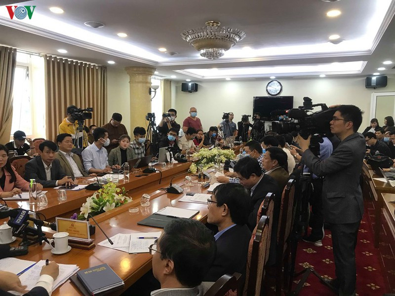 Rất đông các cơ quan thông tấn, báo chí dụ buổi họp báo của Ban tuyên giáo tỉnh Vĩnh Phúc chiều 14/2. “Vĩnh Phúc đã làm chủ tình hình, quyết chống lây lan Covid-19 cho Hà Nội”