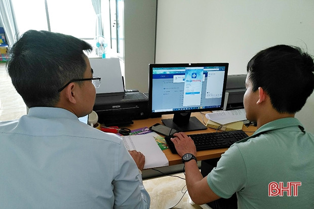 MobiFone cung cấp miễn phí giải pháp chương trình truyền hình trực tuyến (MegaMeeting) cho các trường học ở Hà Tĩnh