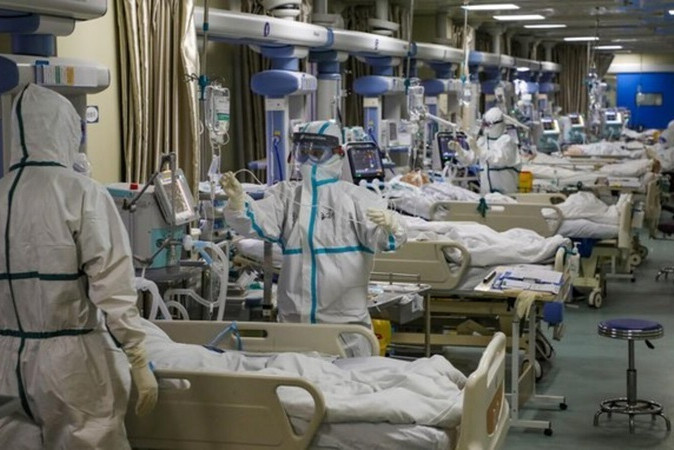 Thêm gần 5.000 người nhiễm virus corona