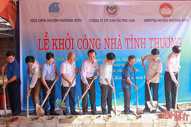 Ân tình từ những chuyến xe buýt miễn phí