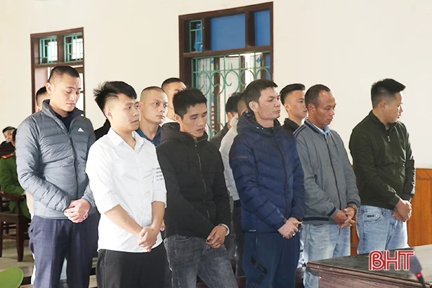 15 năm tù cho giám đốc công ty tài chính dùng súng giải quyết mâu thuẫn 