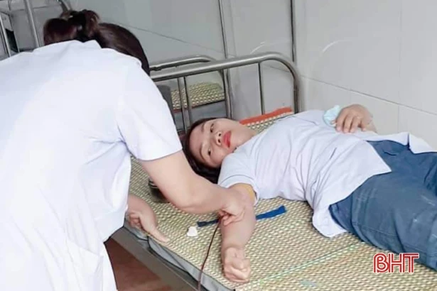 Báo động đỏ nội - ngoại viện, cứu mẹ con sản phụ ở Cẩm Xuyên qua cơn nguy kịch