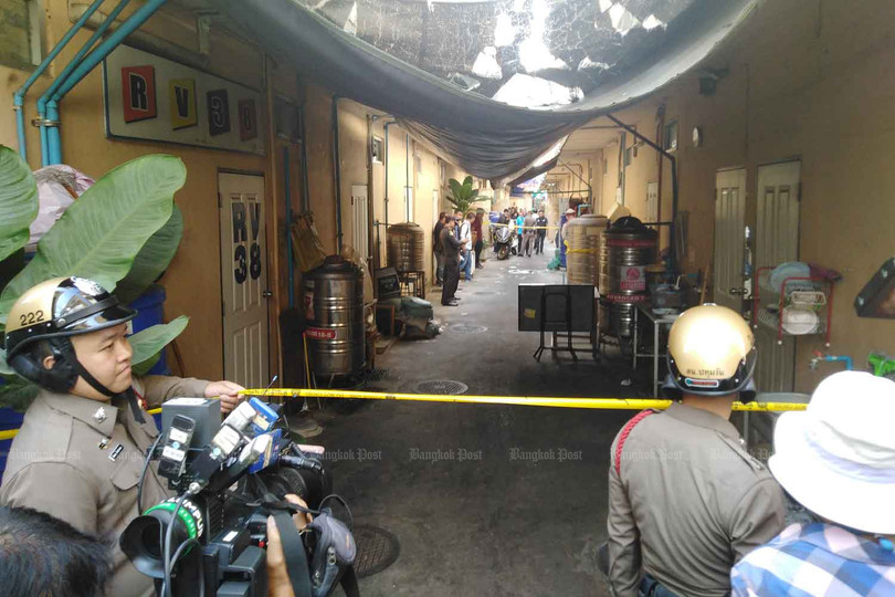 Gã đàn ông nổ hàng chục phát súng ở trung tâm thủ đô Bangkok