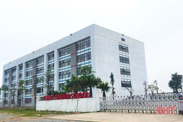 MobiFone cung cấp miễn phí giải pháp chương trình truyền hình trực tuyến (MegaMeeting) cho các trường học ở Hà Tĩnh