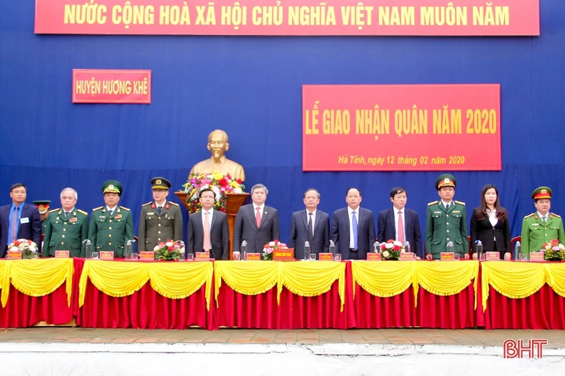 Chủ tịch UBND tỉnh tin tưởng tân binh Hà Tĩnh rèn luyện, phấn đấu, xứng đáng với truyền thống quê hương