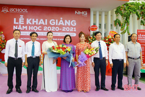 Học sinh iSchool Hà Tĩnh hào hứng với tiếng trống hội khai trường