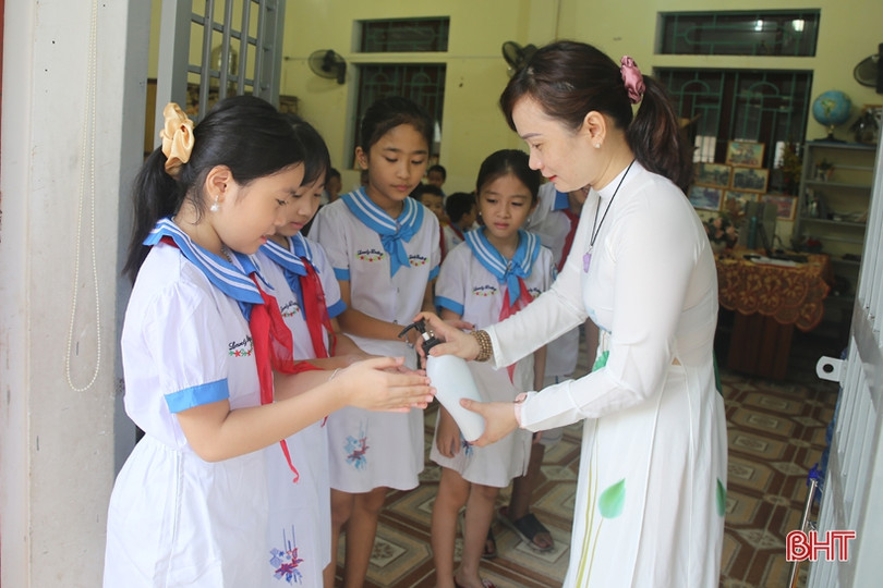 Hơn 33 vạn giáo viên, học sinh ở Hà Tĩnh tựu trường năm học mới