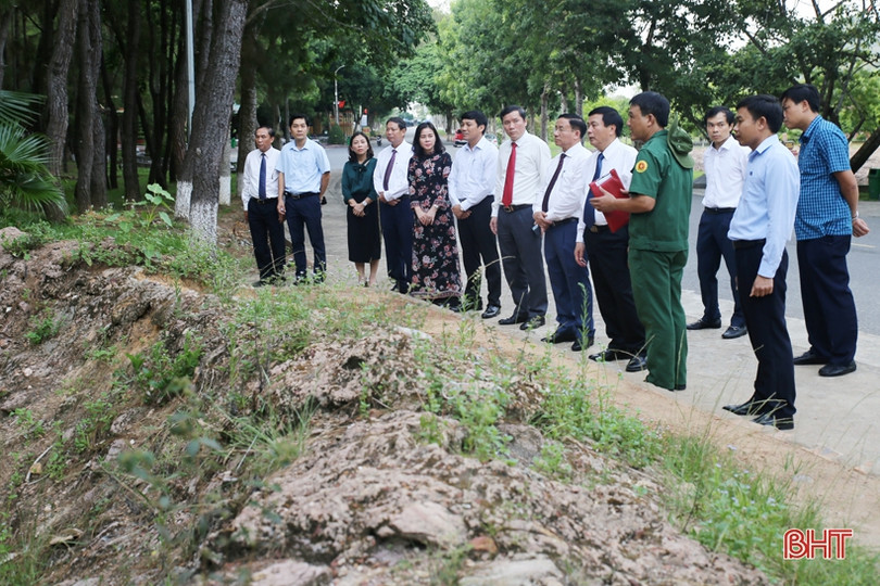 Chủ tịch Hội đồng lý luận trung ương Nguyễn Xuân Thắng dâng hương tri ân tại Đồng Lộc