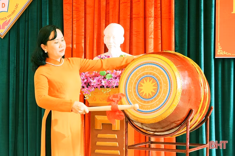 Lãnh đạo Hà Tĩnh chung vui lễ khai giảng năm học mới