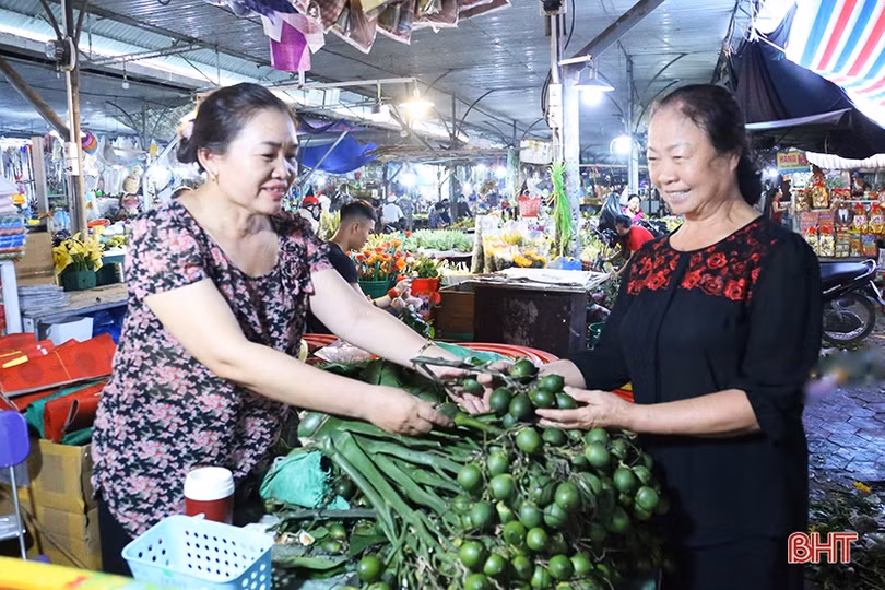 Vì sao sức tiêu thụ các mặt hàng phục vụ ngày Rằm tháng 7 ở Hà Tĩnh giảm mạnh?!