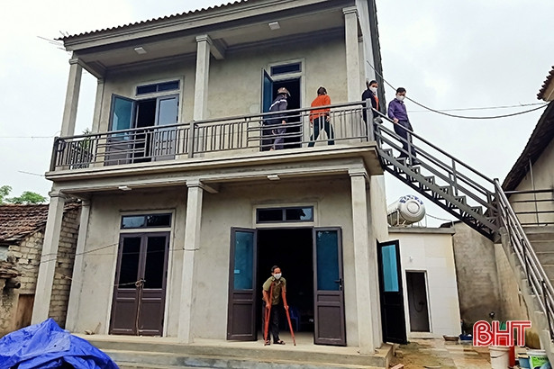 Hà Tĩnh hoàn thành 100 căn nhà tránh lũ cho người dân miền núi