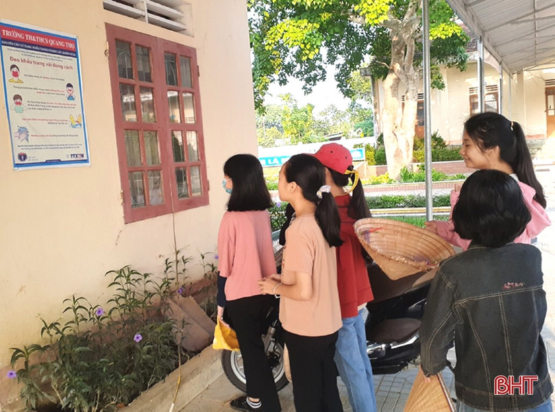 Hơn 33 vạn giáo viên, học sinh ở Hà Tĩnh tựu trường năm học mới