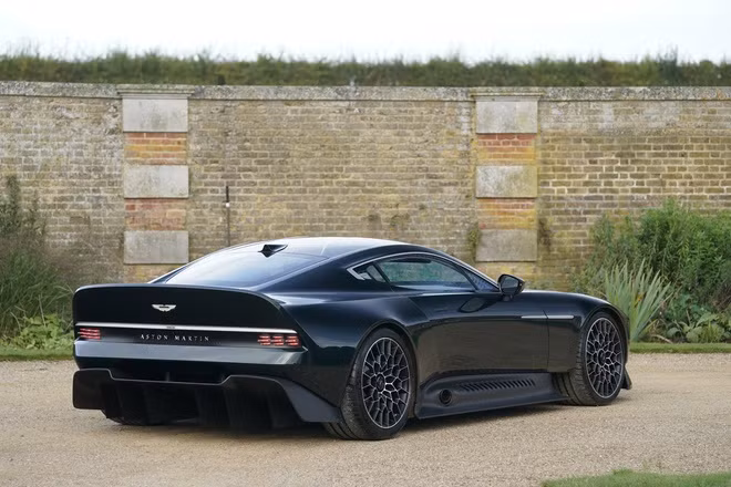 Siêu xe đặc biệt Aston Martin Victor mạnh 836 mã lực