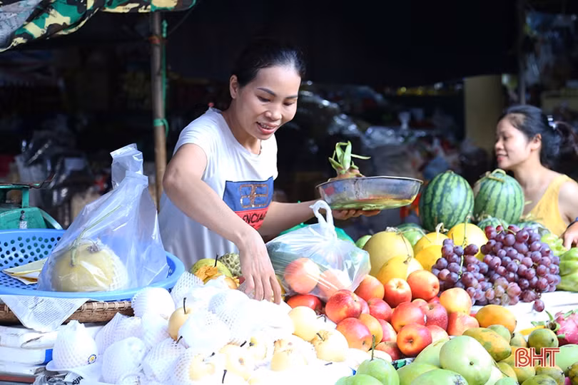 Vì sao sức tiêu thụ các mặt hàng phục vụ ngày Rằm tháng 7 ở Hà Tĩnh giảm mạnh?!