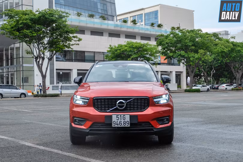 Top 5 mẫu SUV hạng sang tầm giá dưới 2 tỷ đồng tại Việt Nam