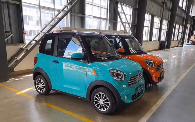 Loạt ô tô Trung Quốc mới cóng rẻ như xe máy Việt Nam