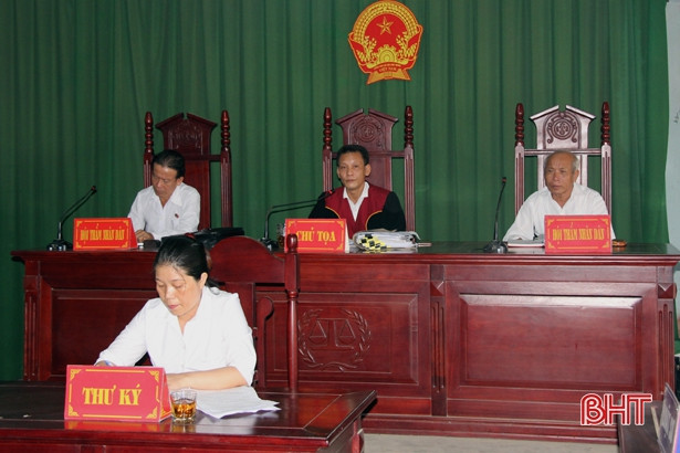 Cho vay với lãi suất 182,5%, nữ 7X ở huyện Kỳ Anh bị xử phạt 120 triệu đồng