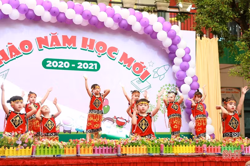 Gần 700 bé mầm non Trí Đức hân hoan chào năm học mới