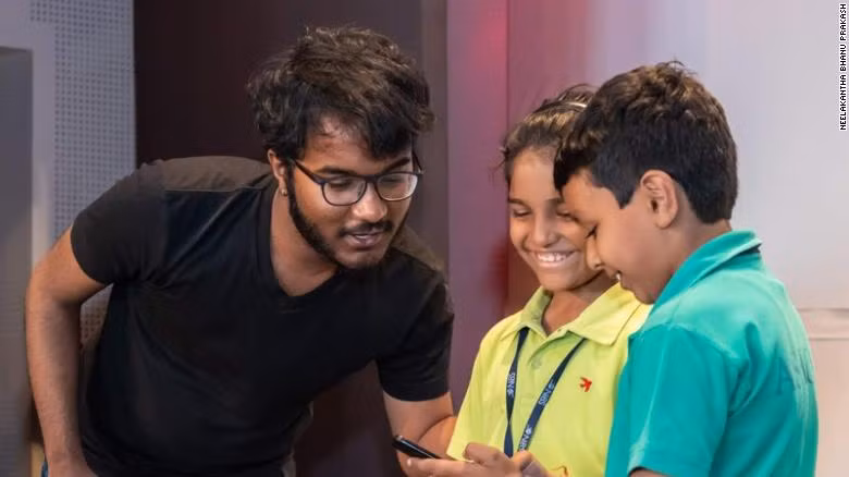 Gặp gỡ thanh niên tính nhanh nhất thế giới sau chấn thương nứt sọ