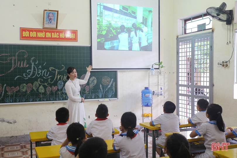 Hơn 33 vạn giáo viên, học sinh ở Hà Tĩnh tựu trường năm học mới