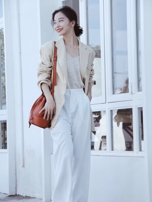 Mặc đẹp với 3 món đồ kinh điển của mùa thu