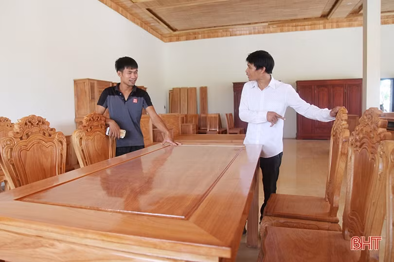 Từ chàng sinh viên lầm lỡ thành ông chủ xưởng nội thất gỗ lớn ở Hà Tĩnh
