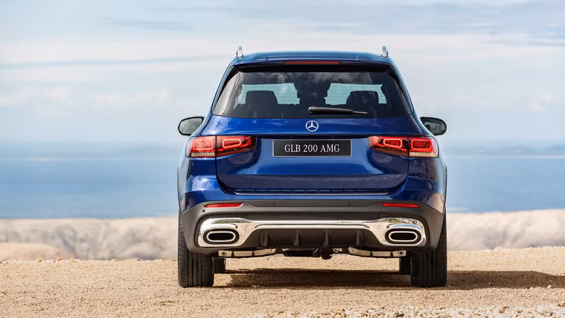 Top 5 mẫu SUV hạng sang tầm giá dưới 2 tỷ đồng tại Việt Nam