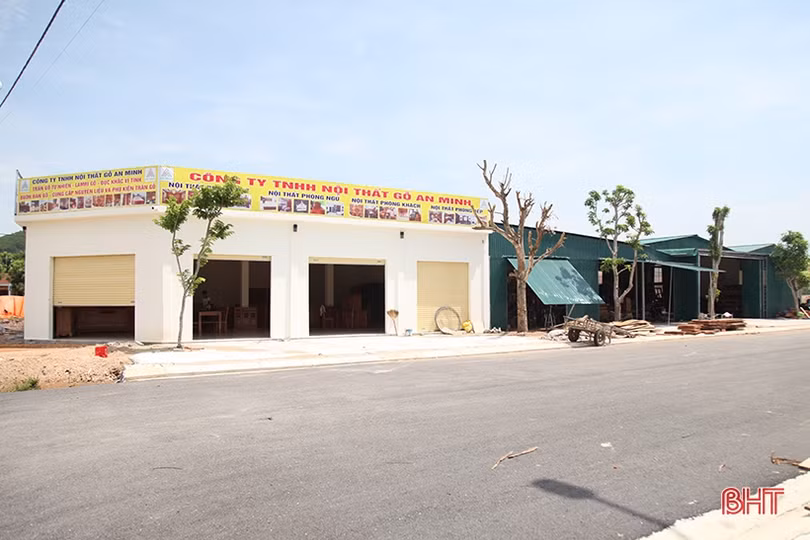 Từ chàng sinh viên lầm lỡ thành ông chủ xưởng nội thất gỗ lớn ở Hà Tĩnh