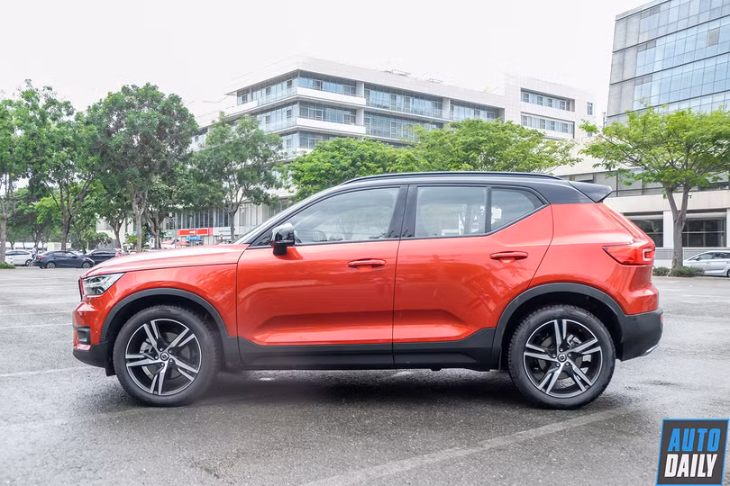 Top 5 mẫu SUV hạng sang tầm giá dưới 2 tỷ đồng tại Việt Nam