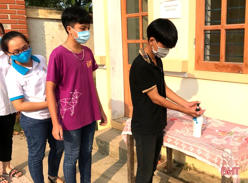Hơn 33 vạn giáo viên, học sinh ở Hà Tĩnh tựu trường năm học mới