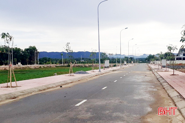 Huyện đầu tiên của Hà Tĩnh “vượt đích” thu ngân sách năm 2020