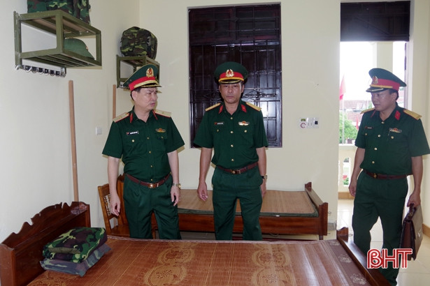 Thiếu tướng Nguyễn Văn Man đánh giá cao việc thực hiện nhiệm vụ quân sự - quốc phòng ở Hà Tĩnh