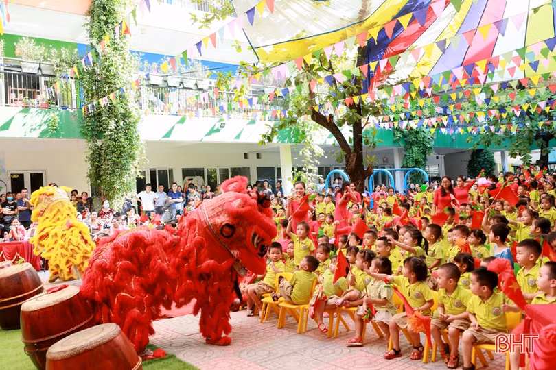 Gần 700 bé mầm non Trí Đức hân hoan chào năm học mới