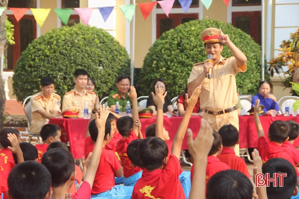 Công an Hà Tĩnh phát hành video truyền thông ATGT cho học sinh