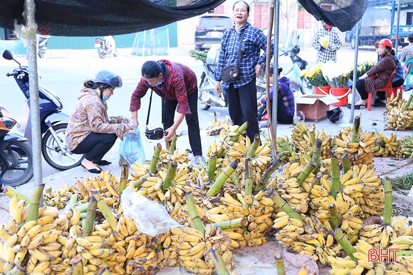 Vì sao sức tiêu thụ các mặt hàng phục vụ ngày Rằm tháng 7 ở Hà Tĩnh giảm mạnh?!