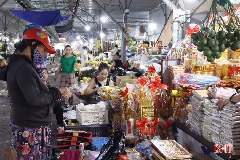 Vì sao sức tiêu thụ các mặt hàng phục vụ ngày Rằm tháng 7 ở Hà Tĩnh giảm mạnh?!