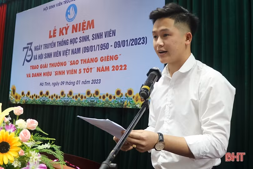 43 sinh viên Đại học Hà Tĩnh đạt “Sinh viên 5 tốt” và “Sao tháng Giêng” 